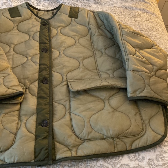The Frankie Shop Green Bomber Puffer Jacket - Picture 4 of 6